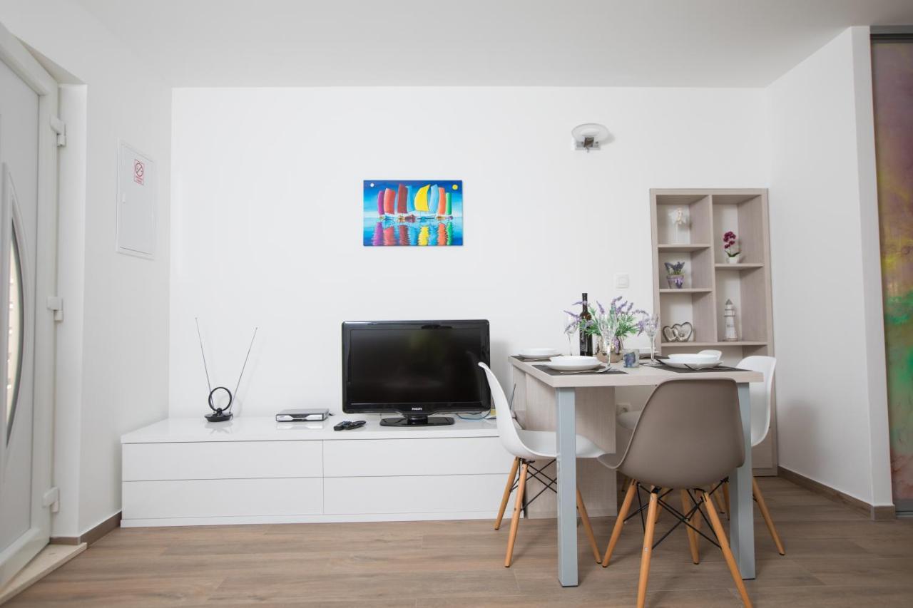 Apartman Roza ポドストラナ エクステリア 写真