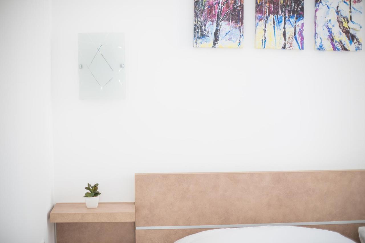 Apartman Roza ポドストラナ エクステリア 写真